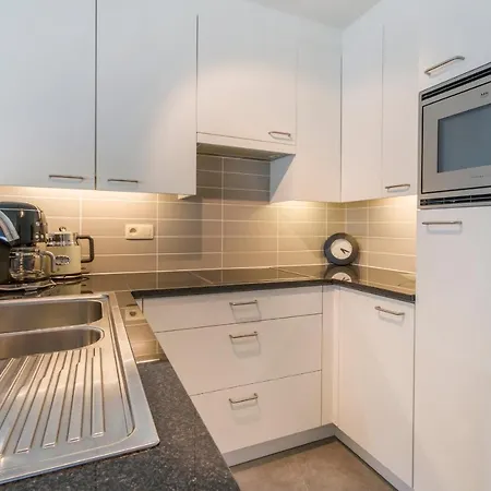 Ruim 1min Met Privé Parking *